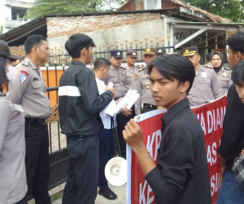 Soal Berkas Caleg, Aliansi Mahasiswa Bersatu Medan Demo ke Bawaslu