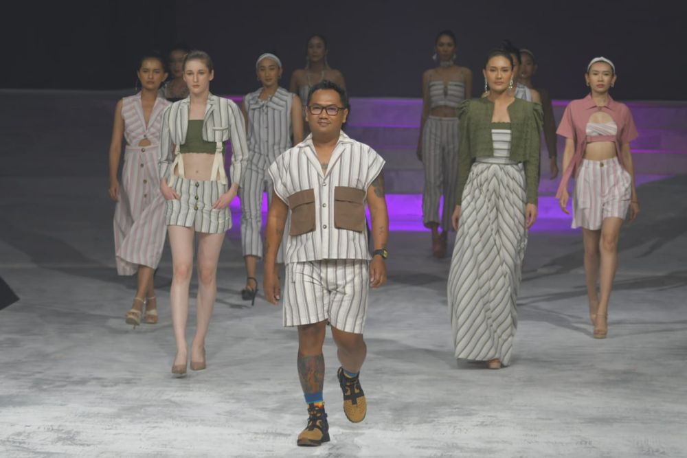 Brand Fesyen Asal Yogyakarta Farah Button Melenggang di SFP 2023