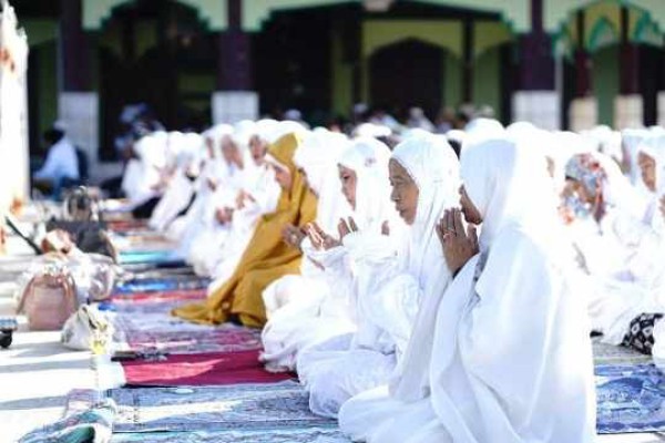 Warga Banjarmasin Gelar Salat Istisqa untuk Meminta Hujan