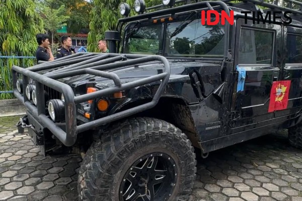 5 Mobil Mewah Diselundupkan Lewat Perbatasan Kalbar, Ada Mobil Hummer