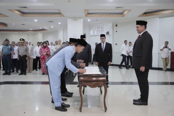 Lantik Deputi I, Menpora Dito Minta Fokus Kecerdasan Spiritual