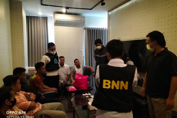 BNNK Surabaya Gerebek Hotel, 10 Orang Positif Narkoba