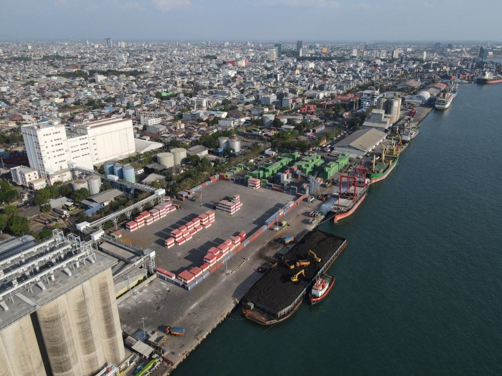 Pelabuhan Makassar Digitalisasi Layanan dengan Aplikasi PTOS-M