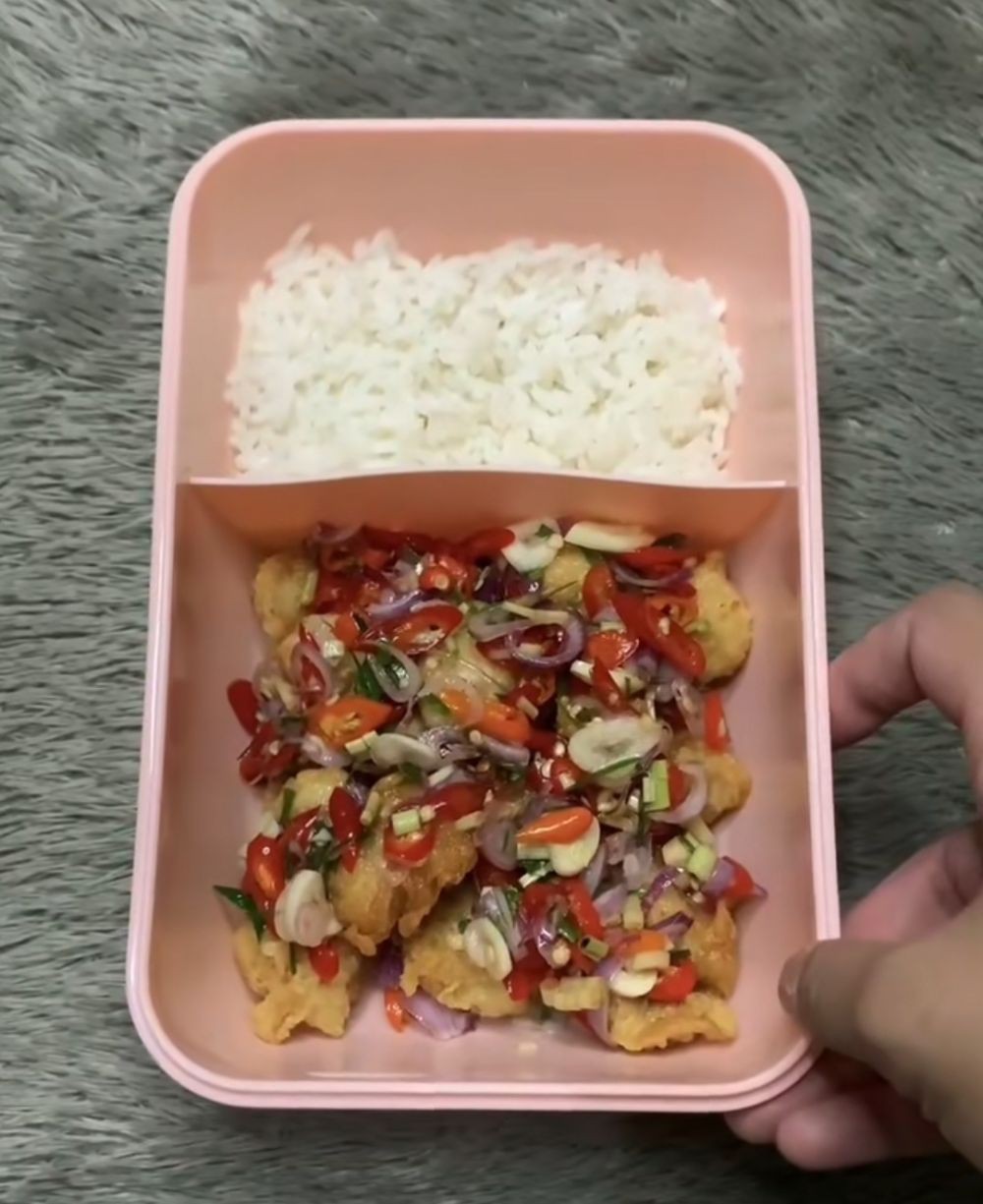 Ide Resep Bekal Makan Siang Ke Kantor Yang Gak Bosenin