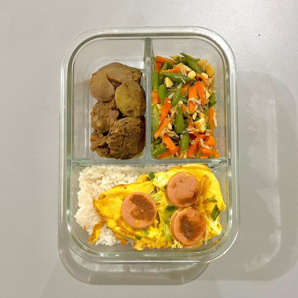 Ide Resep Bekal Makan Siang Ke Kantor Yang Gak Bosenin