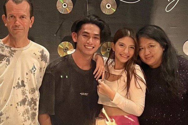 7 Potret Cassandra Lee Rayakan Ultah Ayah Bareng Pacar, Dapet Restu!?