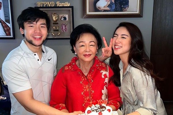 Pernah Ngaku Ogah Nikah, 7 Potret Mesra Nicholas Sean dan Pacar Baru