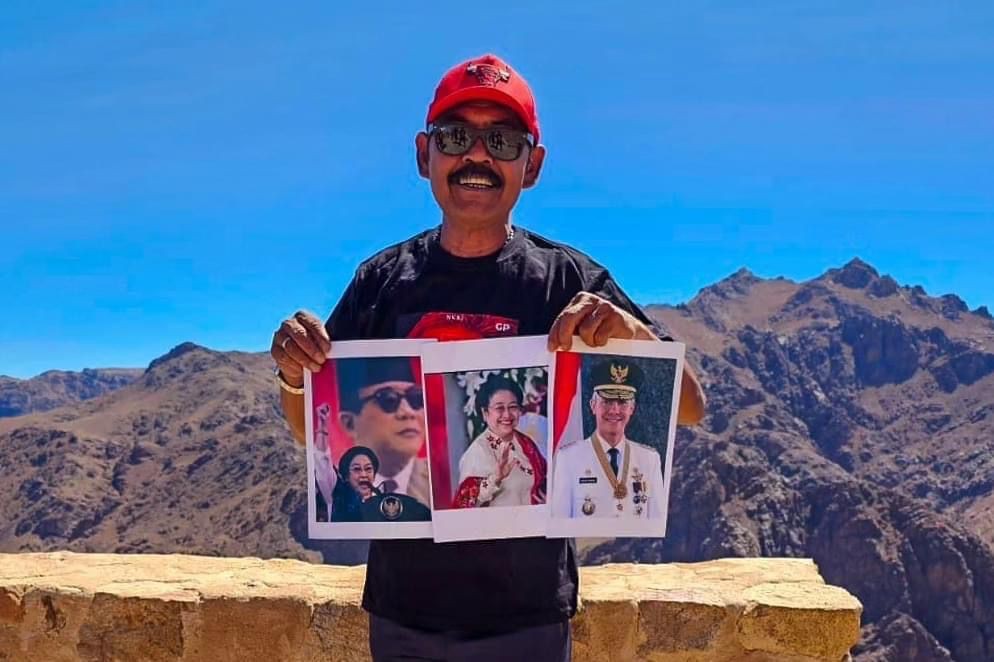 Doakan Ganjar Jadi Presiden, Potret FX Rudy di Gunung Sinai Mesir