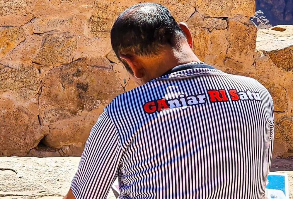 Doakan Ganjar Jadi Presiden, Potret FX Rudy di Gunung Sinai Mesir