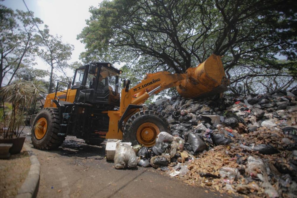 Sampah Menggunung di TPS Taman Cibeunying, Sekda: Dua Hari Diangkut