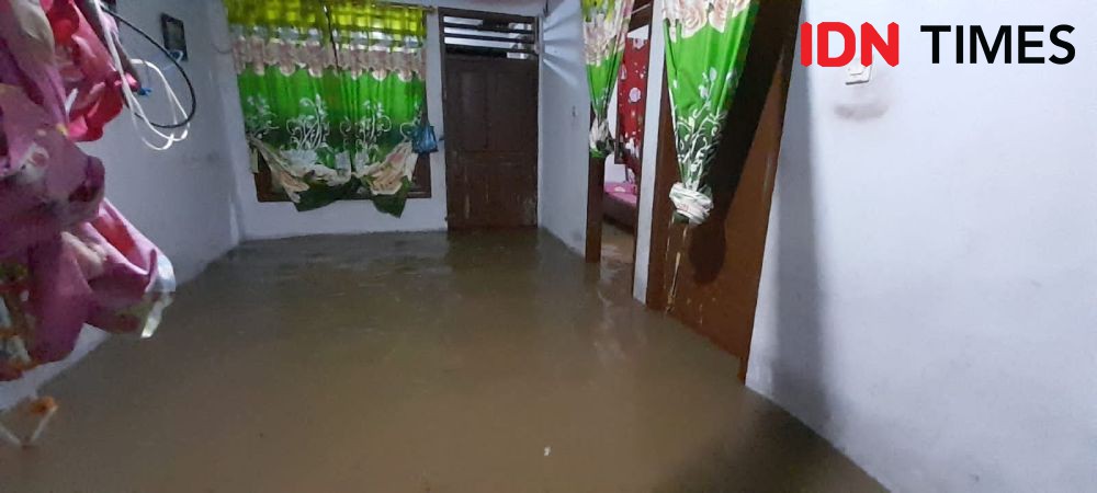 Banjir Landa 3 Kabupaten di Aceh, Jalan Lintas Singkil-Sibolga Longsor