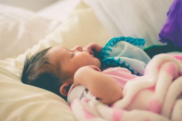 Bolehkah Menyedot Ingus Bayi dengan Mulut? Ini Kata Dokter Anak