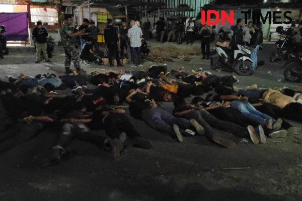 Bentrokan Anggota Ormas di Bekasi Dipicu Tunggakan Mobil