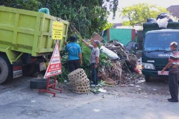 Kustini Perintahkan Investigasi Pembuang Sampah di Bekas Tambang 