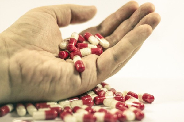 Cara Mengatasi Overdosis Obat, Pahami Penanganan Pertamanya