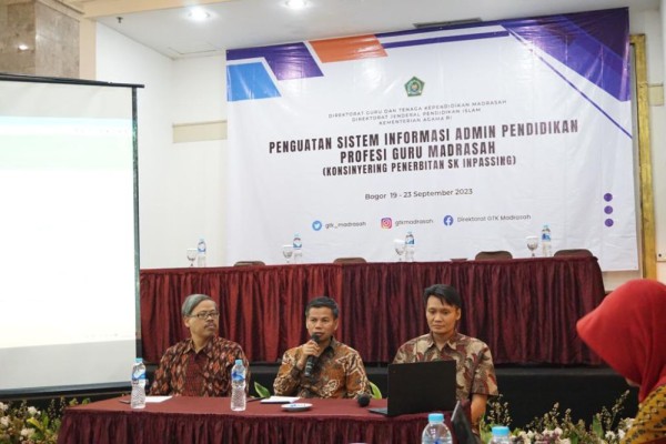 Kemenag Terbitkan 98 Ribu SK Penyetaraan Jabatan Guru Madrasah Non-ASN