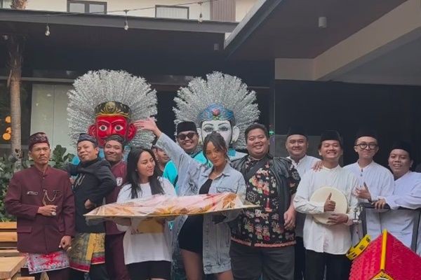 7 Momen Kejutan Ultah Rachel Vennya dari Erika, Didatangi Ondel-Ondel