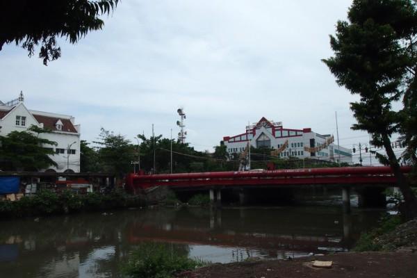 Jembatan Merah Jadi Wisata Kota Tua