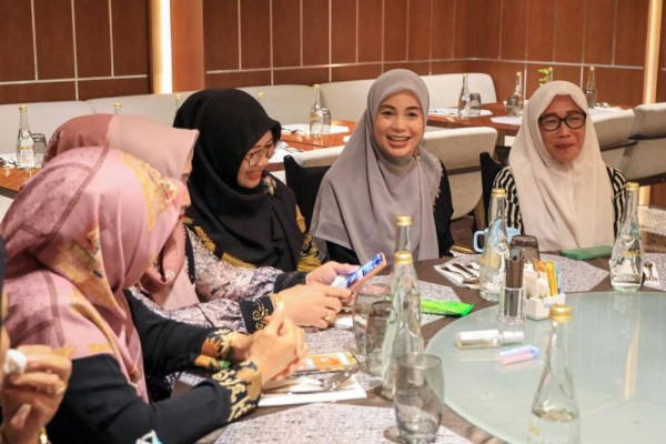 Nyai dan Ning Jawa Timur Ketemu Siti Atikoh, Bilang Dukung Ganjar