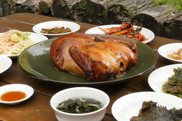 7 Olahan Bebek Khas Korea yang Wajib Masuk dalam Wishlist Kulineranmu