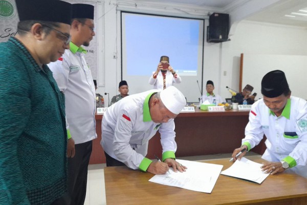 MUI Siantar Kukuhkan LDK PAB dan Launching Kajian Kitab Kuning