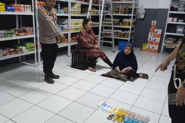 2 Ibu Lansia Bawa Mobil Kepergok Ngutil di Minimarket Pringsewu