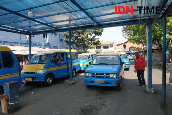 Sopir Angkot Harap-harap Cemas Jelang Kehadiran Mikrobus