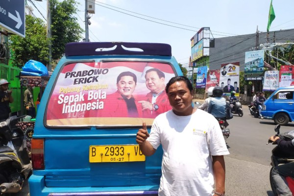 Puluhan Angkot di Depok Pasang Stiker Dukung Duet Prabowo-Erick Thohir