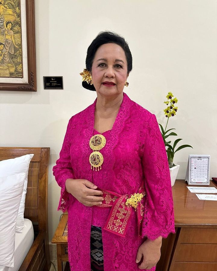 14 Kebaya Klasik Istri Luhut Pandjaitan, Kondangan Anggun