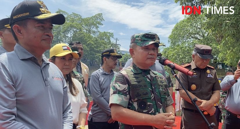 KSAD Dudung Perintahkan Anggota TNI Bersihkan Sungai Deli 63 Hari