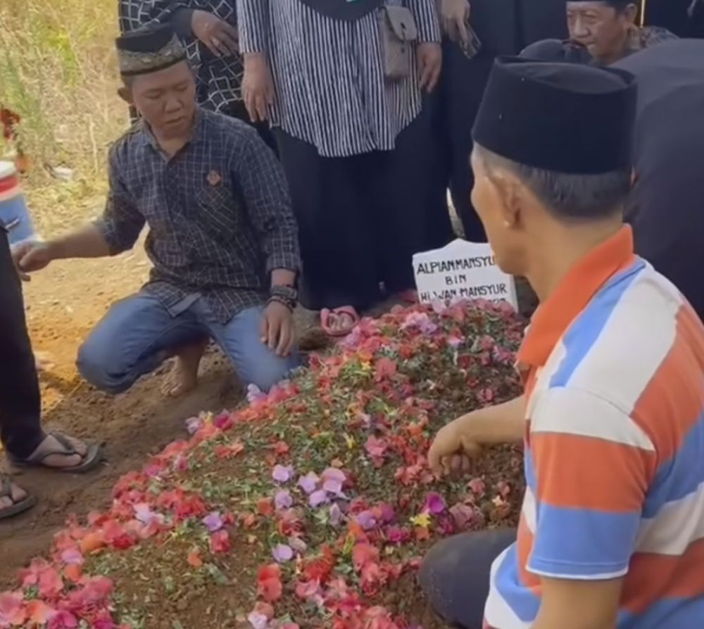 Kisah Pitri Wisudawan UIN RIL Lampung, Ayah Wafat Saat Hari Wisuda