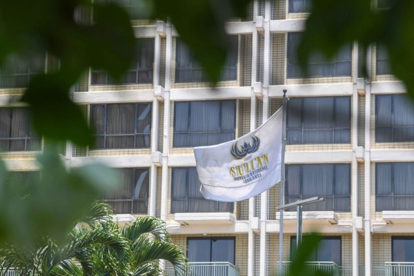 Jelang Deadline Pengosongan, Begini Suasana Hotel Sultan Malam Ini