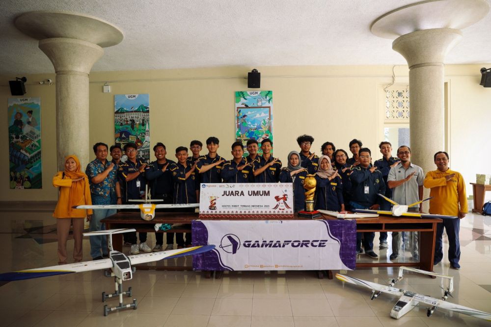 Gamaforce UGM Sabet 7 Kali Juara Umum Kontes Robot Terbang Indonesia