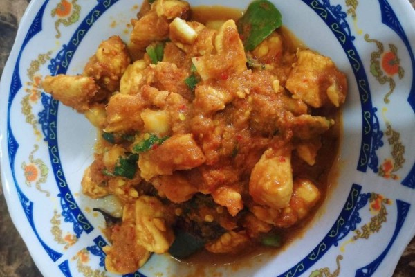 Resep Ayam Palekko Kentang Khas Makassar untuk Menu Makan Siang