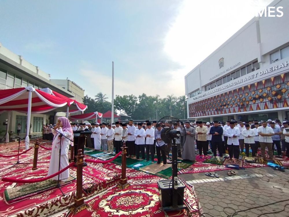 Warga Palembang Gelar Salat Minta Hujan Serentak di 1.990 Masjid