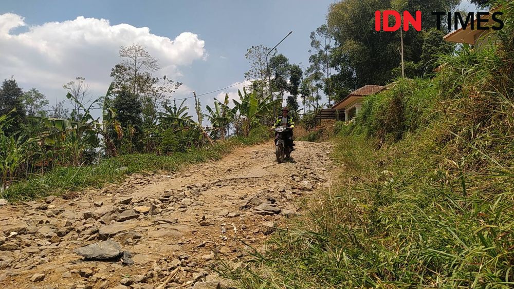 Warganya Ancam Golput Gegara Jalan Rusak, Pemkab KBB: Kami Perbaiki