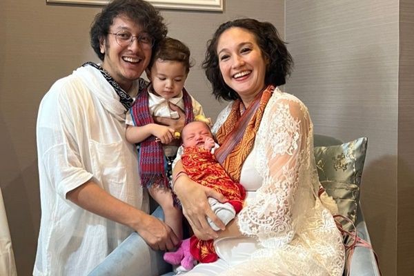 7 Momen Detik-detik Nadine Chandrawinata Melahirkan Anak Kedua