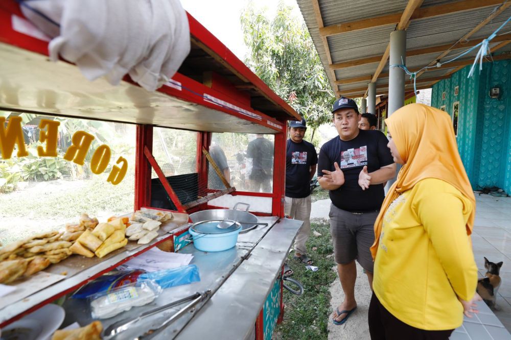 KST Jawa Barat Bantu Perekonomian dengan Borong Dagangan UMKM