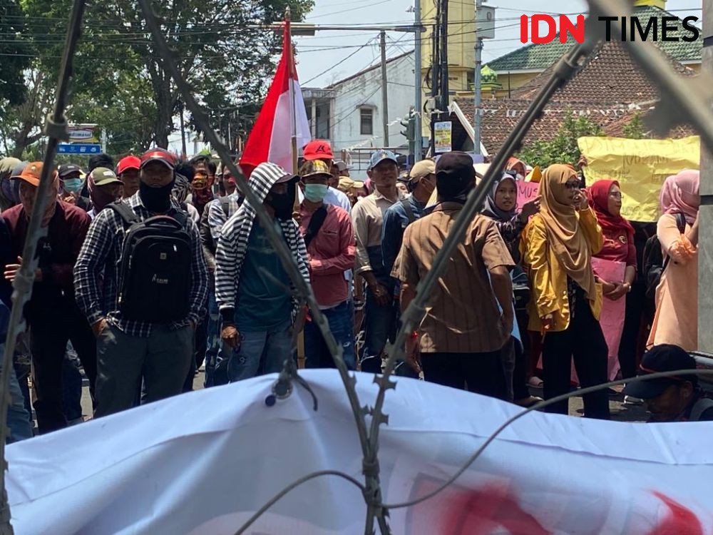 Ratusan Petani Singkong Lahan PT BSA Demo: Kami Merasa Diintimidasi