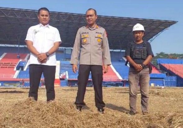 Polisi Sebut Aremania Bantu Renovasi Kanjuruhan dengan Bakar Rumput