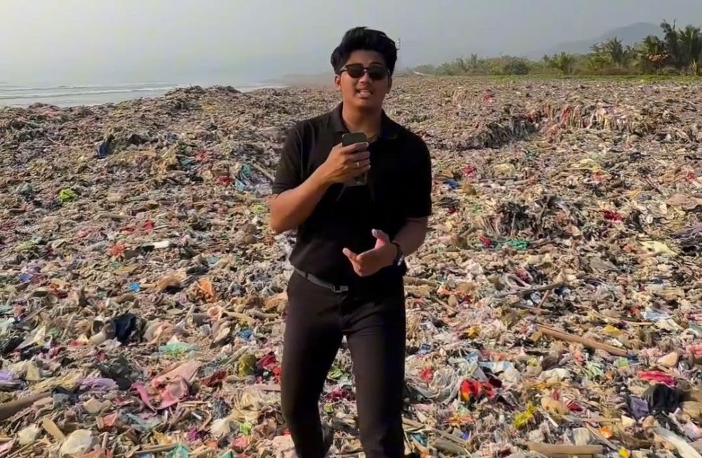 Bey Akan Turun Tangan Selesaikan Konflik Sampah Pantai Loji Sukabumi
