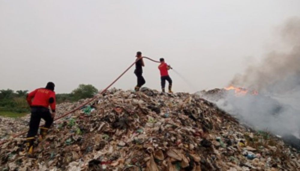 Kebakaran Lahan di OI Menjalar ke TPA, 10 Hektar Sampah Hangus