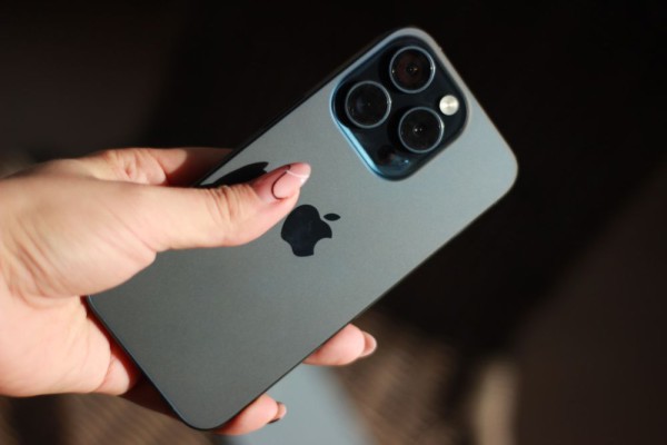 Apple Sebut Overheat iPhone 15 Disebabkan oleh Bug, Segera Diatasi!