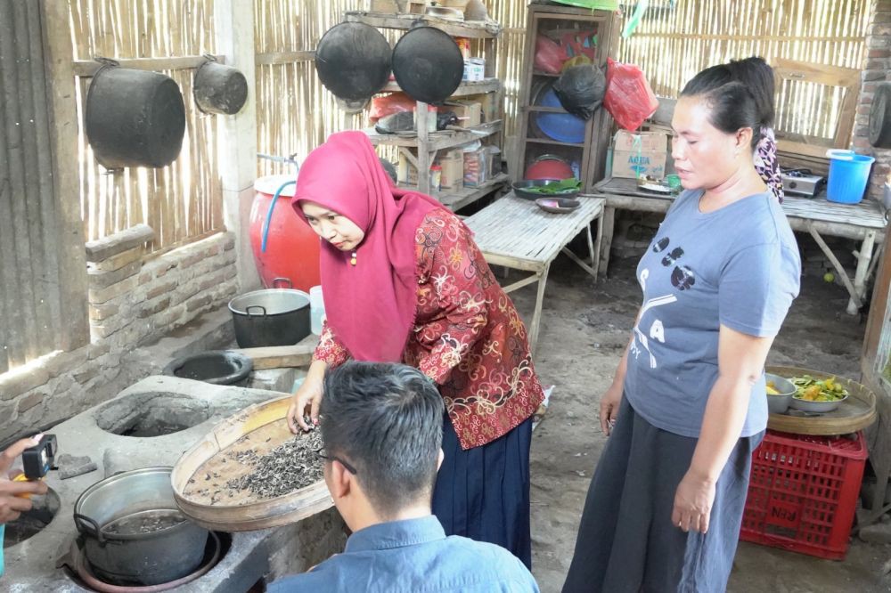 Mengenal Krecek Pelem, Kuliner Mangga Podang Khas Kediri