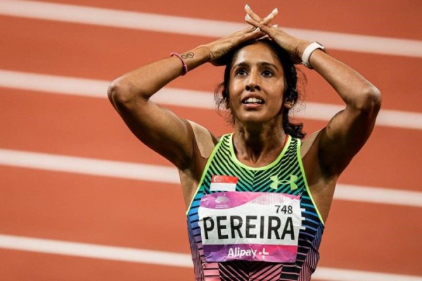 Eks Penulis Jadi Pelepas Dahaga Emas 49 Tahun Singapura