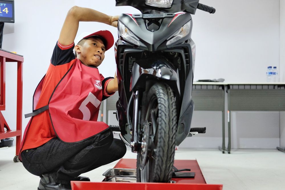 Teknisi Sepeda Motor Indonesia Adu Skill di Kompetisi Tingkat Dunia