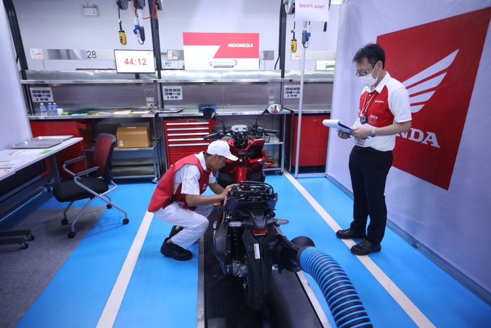 Teknisi Sepeda Motor Indonesia Adu Skill di Kompetisi Tingkat Dunia