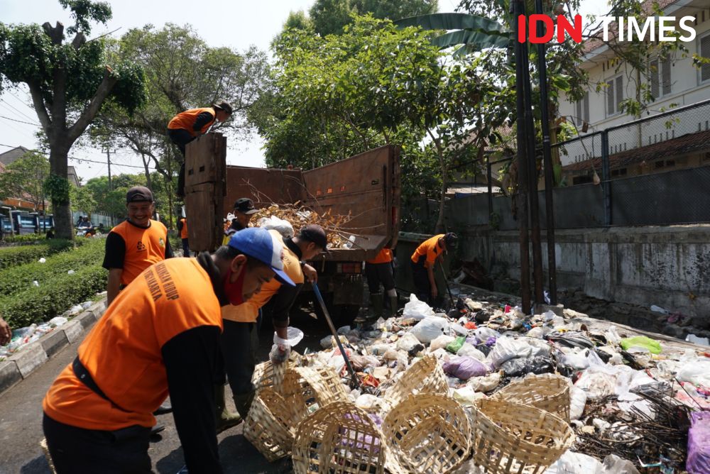 Tumpukan Sampah di Depo Sampah Kotabaru Diperkirakan Mencapai 60 Ton