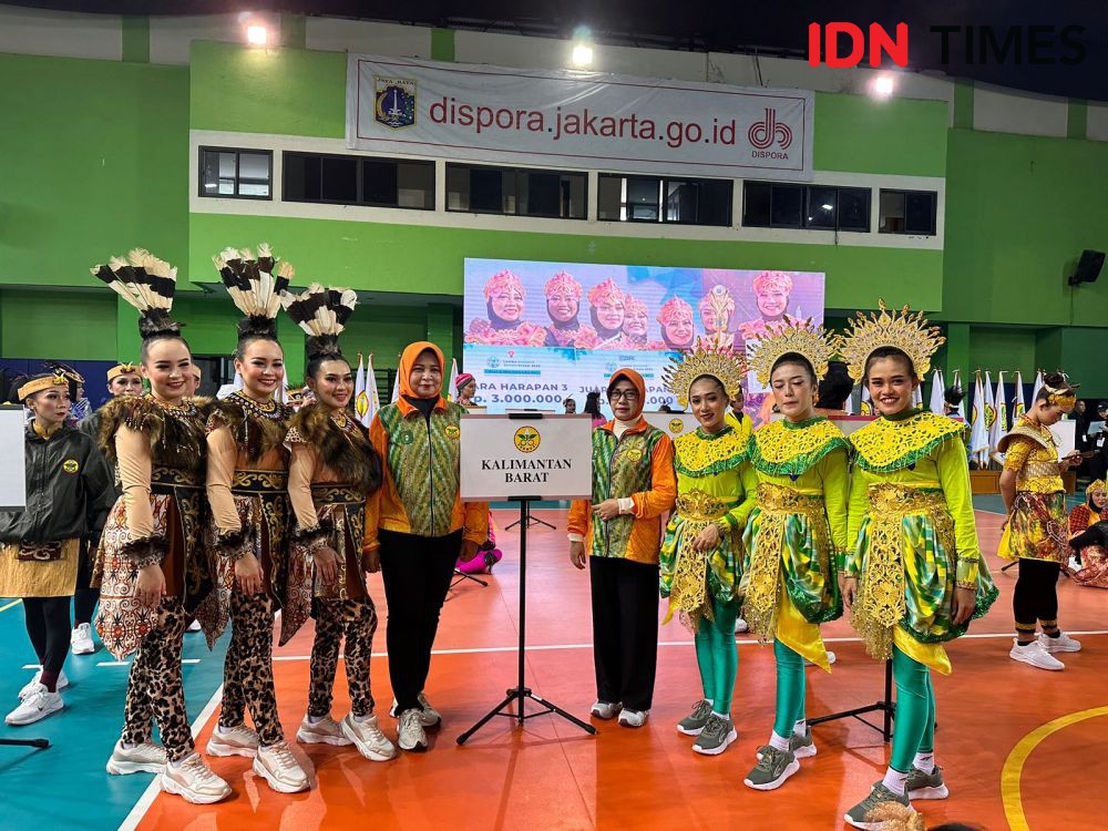 Lomba Senam Kreasi, Atlet Perwosi Pakai Kostum Dayak dan Melayu Kalbar