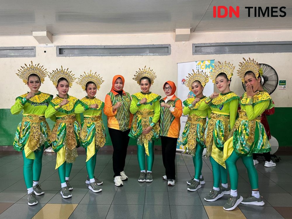 Lomba Senam Kreasi, Atlet Perwosi Pakai Kostum Dayak dan Melayu Kalbar